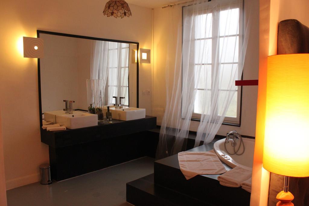 Le Relais Du Silence Chateau Lavail Labastide-dʼAnjou Zimmer foto